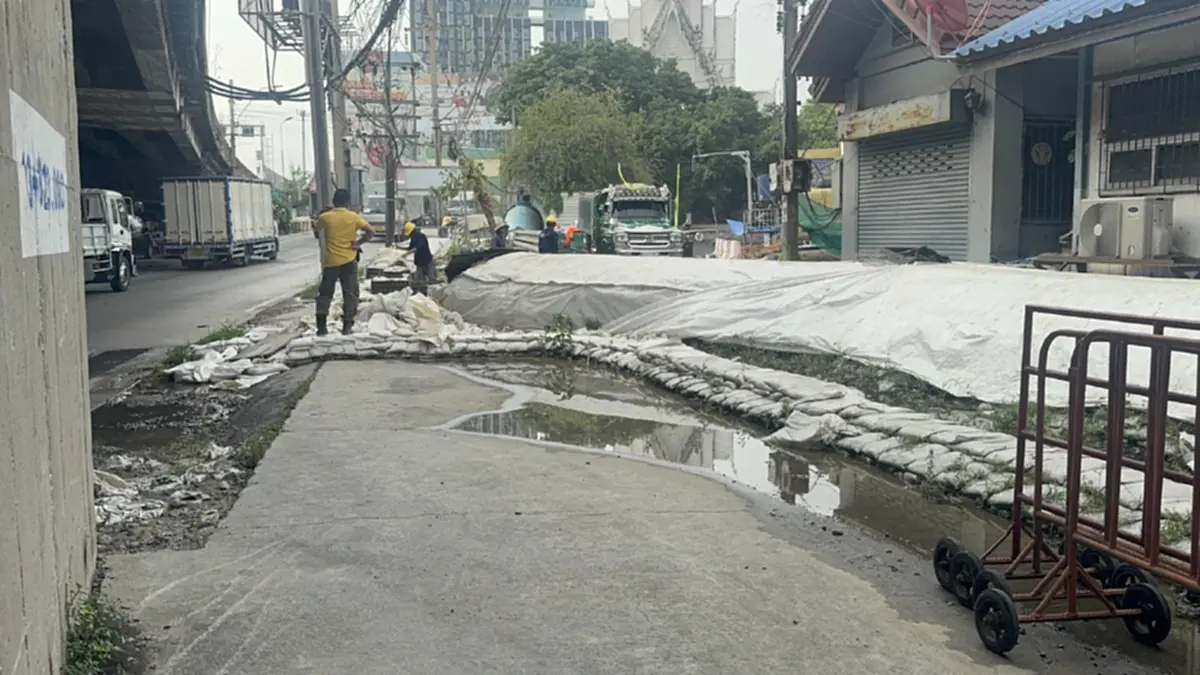 เร่งอุดช่องโหว่ผนังกั้นน้ำคลองพระโขนง สกัดน้ำหนุนท่วมคลองเตย