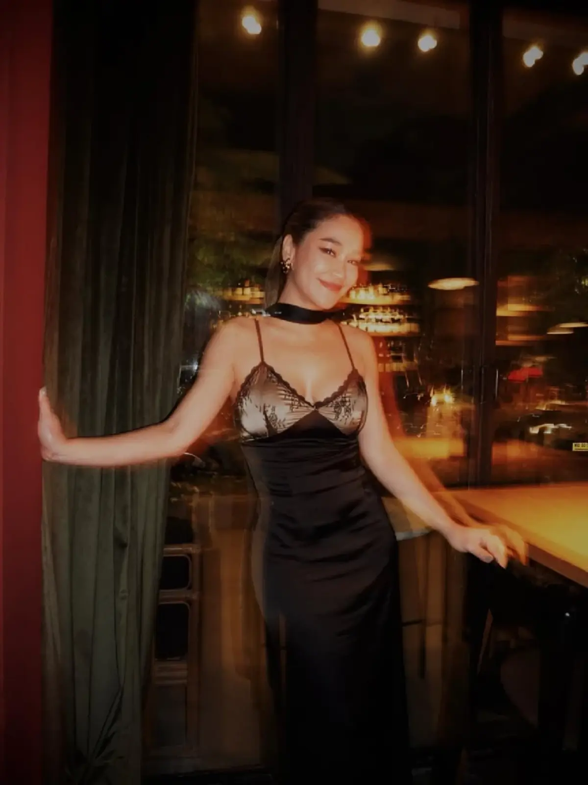 แซ่บสะเทือน จูน กษมา ศิลาชัย สลัดลุคแม่ลูกสี่ อวดหุ่นเป๊ะไฟลุก