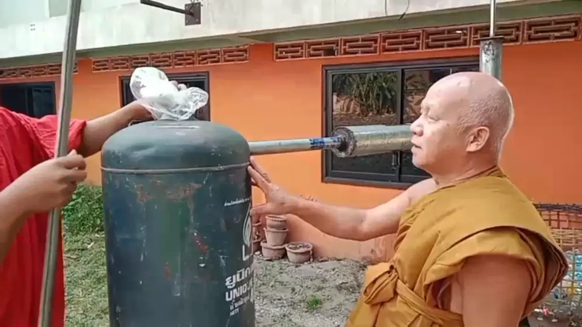 วัดลำปางไอเดียเจ๋ง แปรรูปขยะพลาสติกเป็นน้ำมันใช้เอง