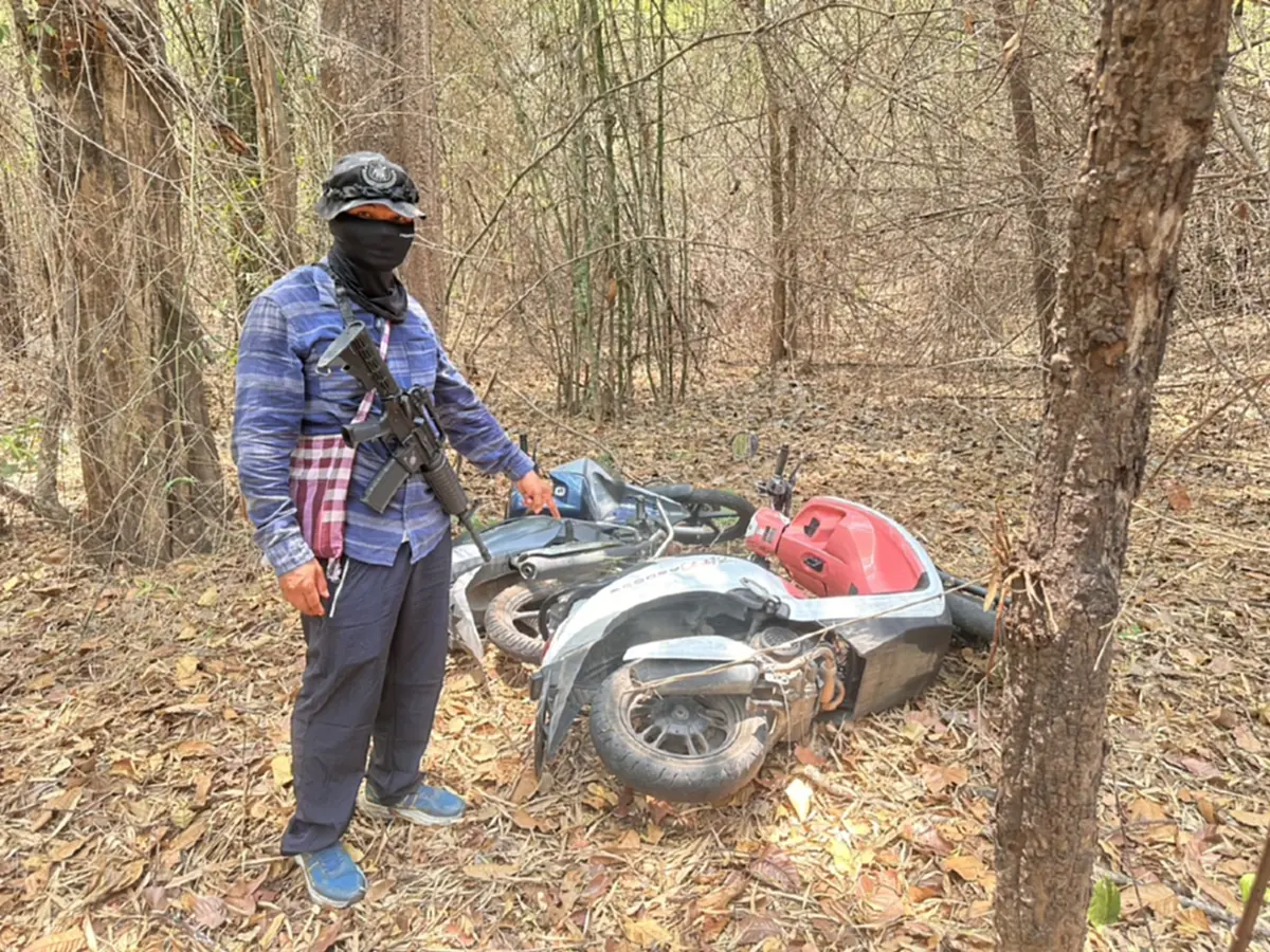 ทหารตาพระยาสกัดยึด จยย. เตรียมส่งออกเขมร คนร้ายทิ้งรถหนี