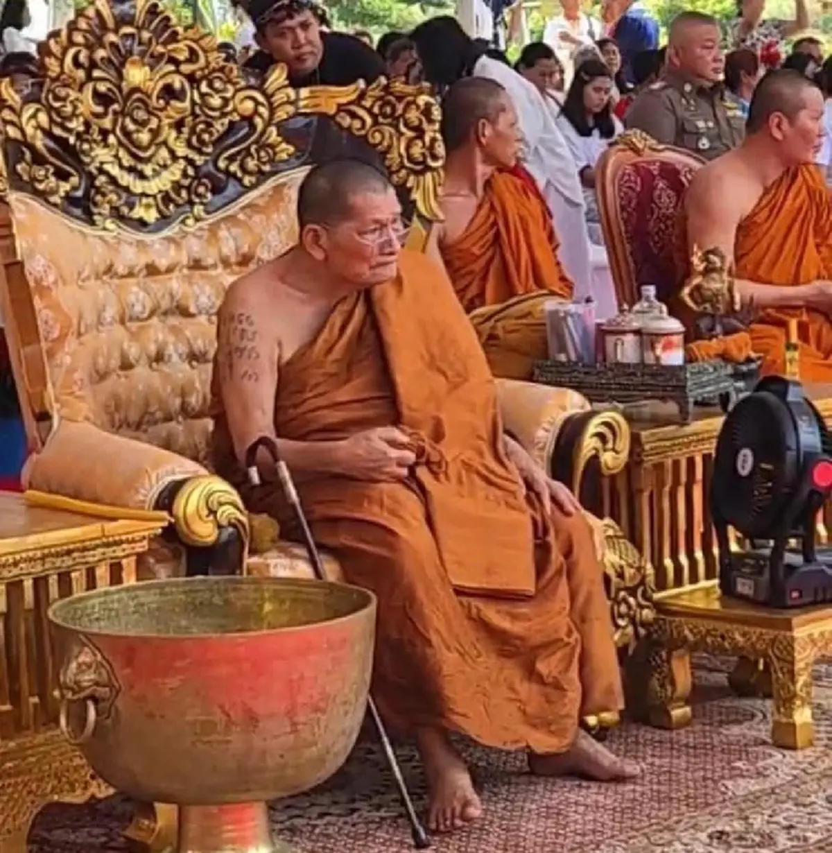 แห่ส่องเลขขันน้ำมนต์ "หลวงปู่ศิลา" พิธีบวงสรวงปู่เวสสุวรรณโณ