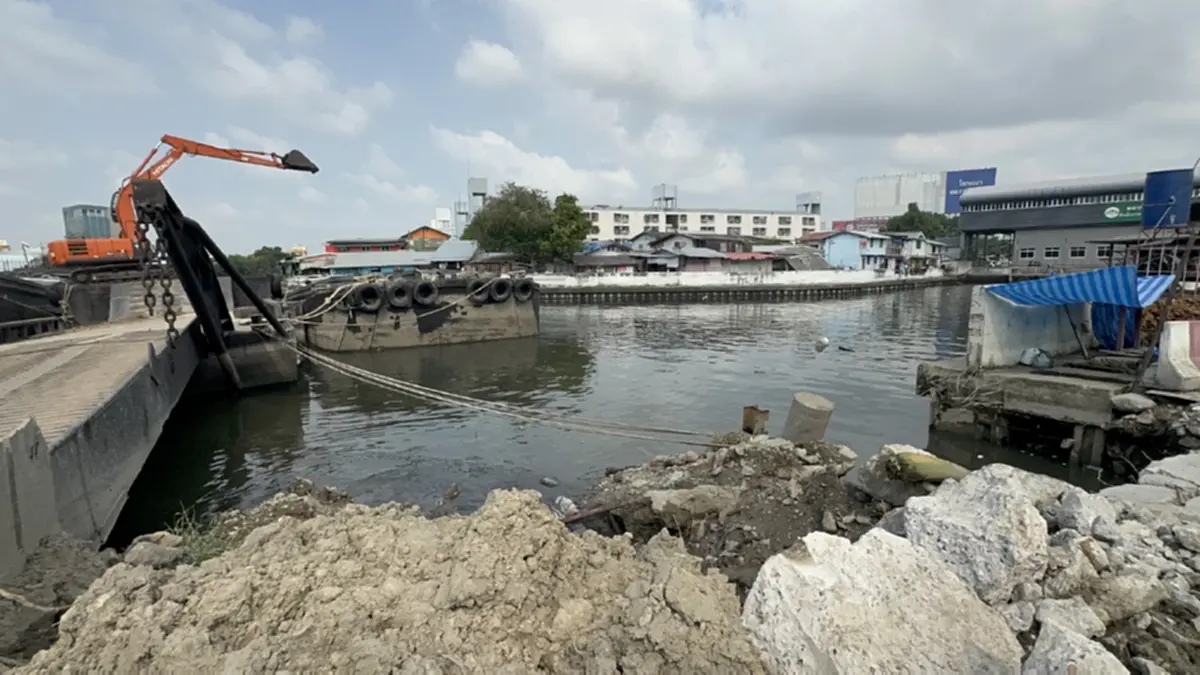 เร่งอุดช่องโหว่ผนังกั้นน้ำคลองพระโขนง สกัดน้ำหนุนท่วมคลองเตย