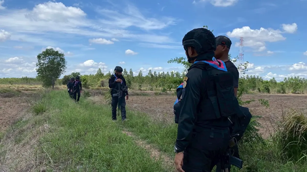 กกล.บูรพาเจรจากัมพูชา ยุติไถที่ทำเกษตรรุกล้ำเขตไทย!