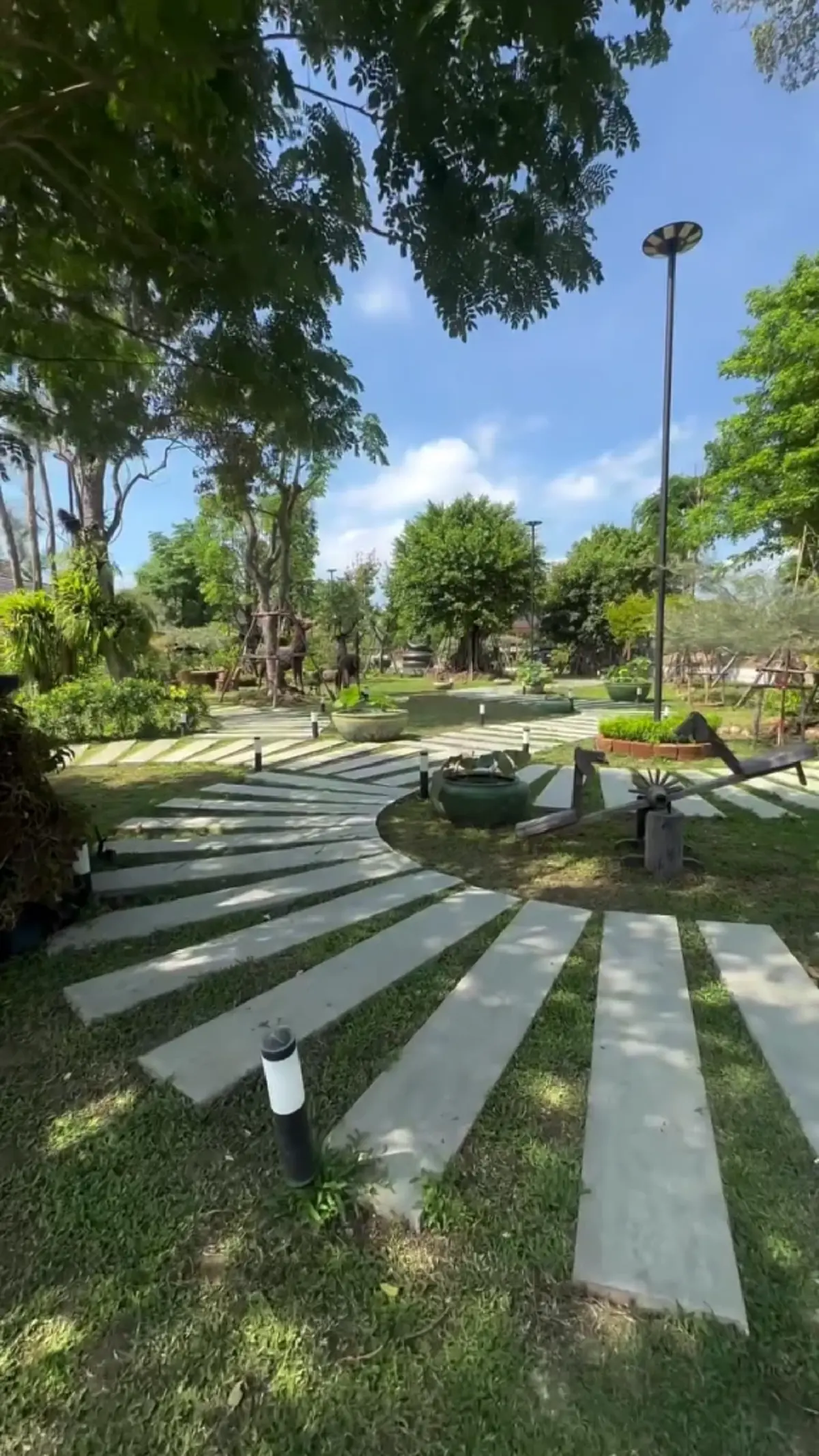 เปิดบ้านสวน ฮาย อาภาพร นครสวรรค์ วิวหลักล้าน ติดคลอง-หลังเขา  