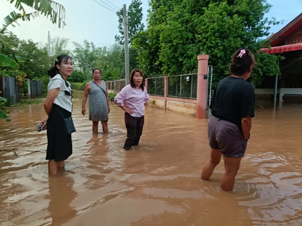 ฝนถล่มแม่สะเรียง น้ำป่าหลากท่วมห้วยวอก 11 หลังคาเรือน 