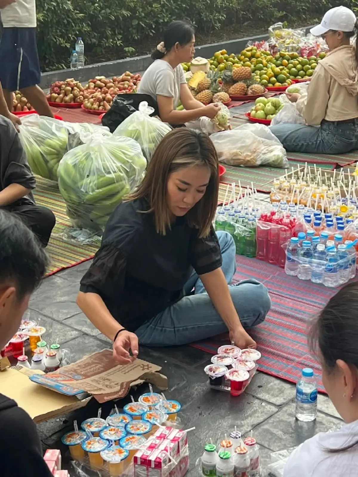 เลขธูป จูน กษมา ทำบุญ อุทิศส่วนกุศลให้ศพไร้ญาติ เปิดให้เห็นชัดๆ