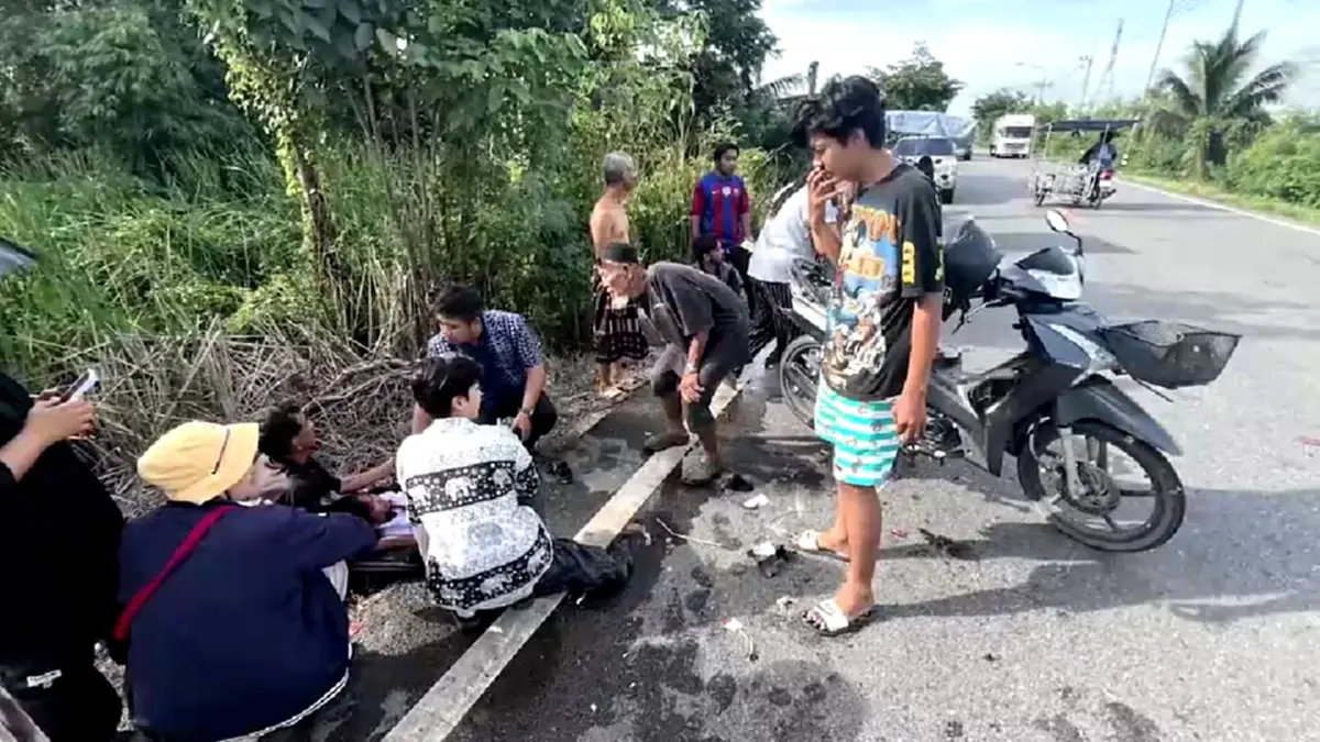 ลุงจอดซาเล้งให้เต่าข้ามถนน ก๋งเบรกไม่ทันพุ่งชนเจ็บ 3