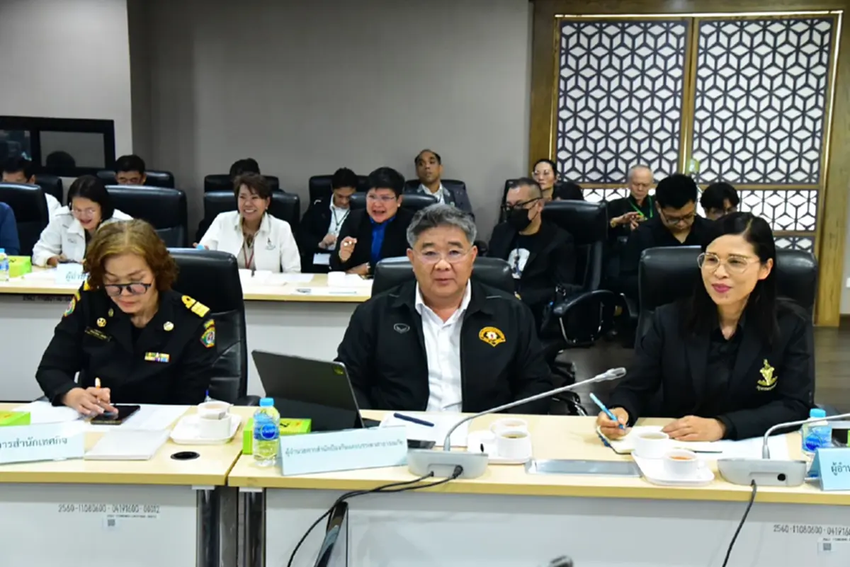 กทม. สั่งรับมือฝนชุกปลาย พ.ค. ผุดแผนกู้ภัยน้ำท่วม จี้ผู้รับเหมาคืนผิวจราจร