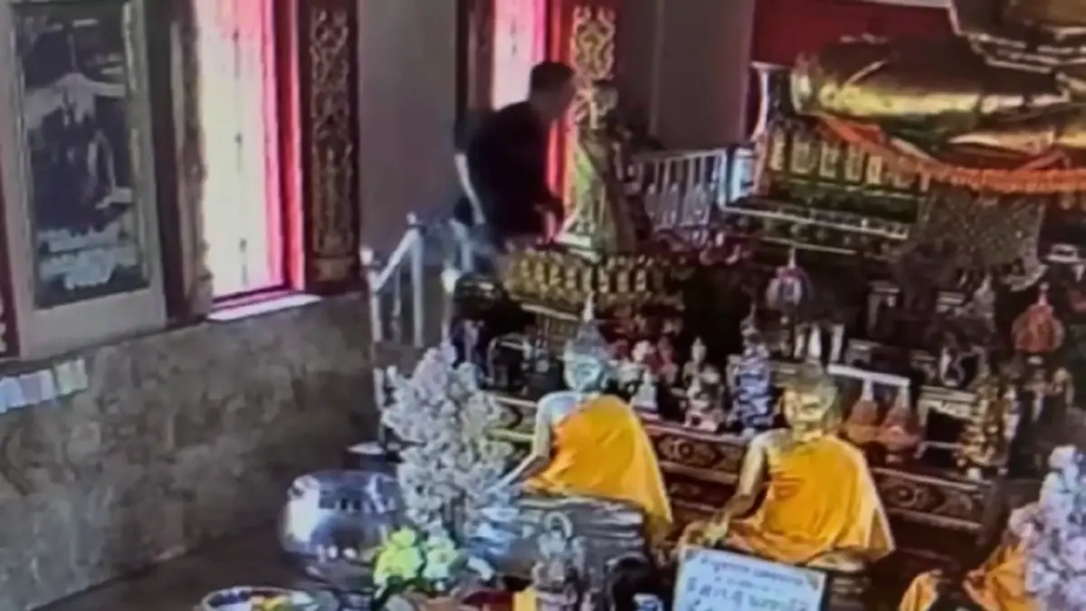 โจรตีเนียนกราบพระประธาน ก่อนฉวยโอกาสลักพระพุทธรูปวัด