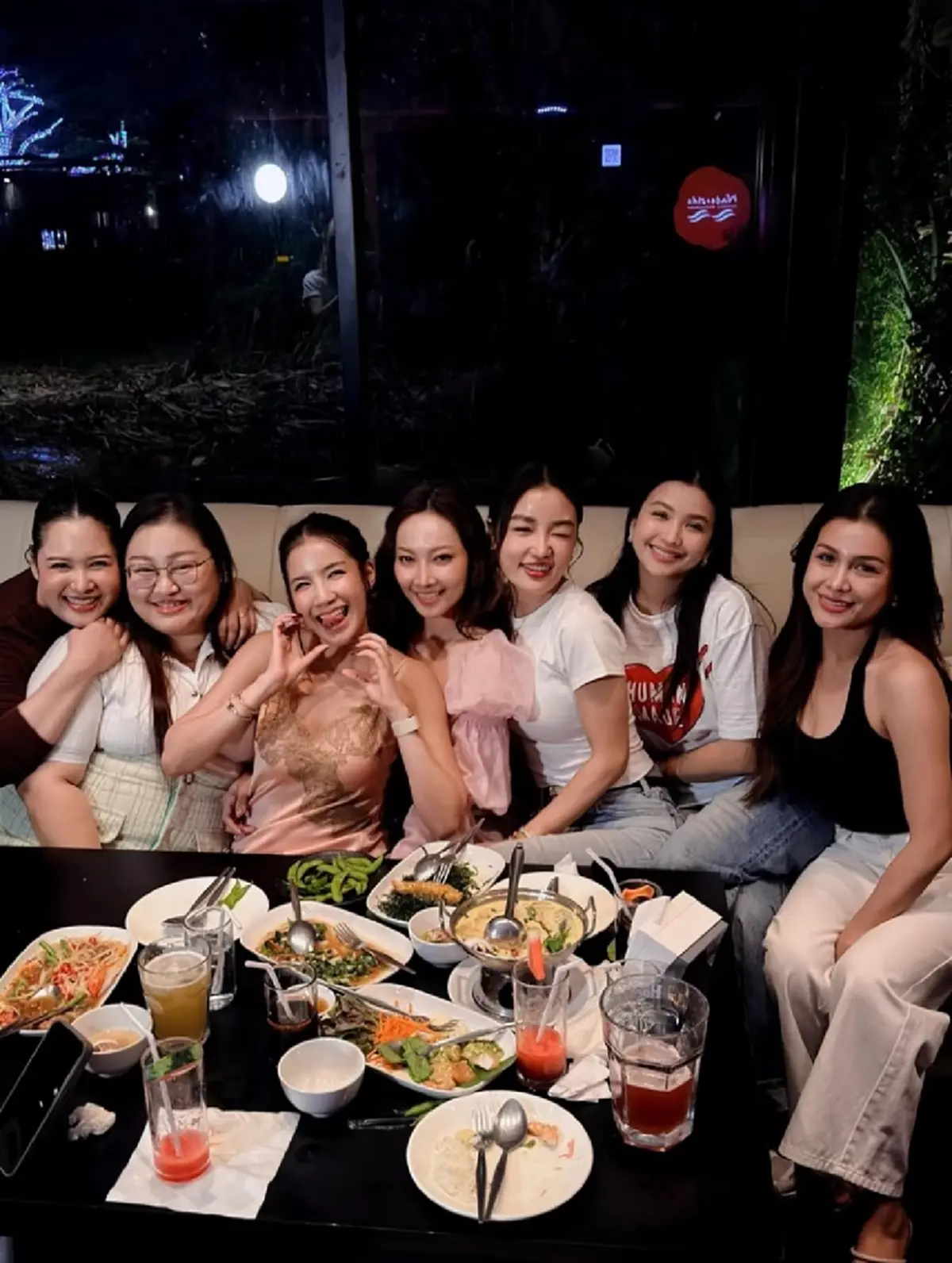  "สโมสรชิมิ" รียูเนี่ยนรอบ 14 ปี ใบเตย-กระแต นำทีมรวมตัวครบองค์ 