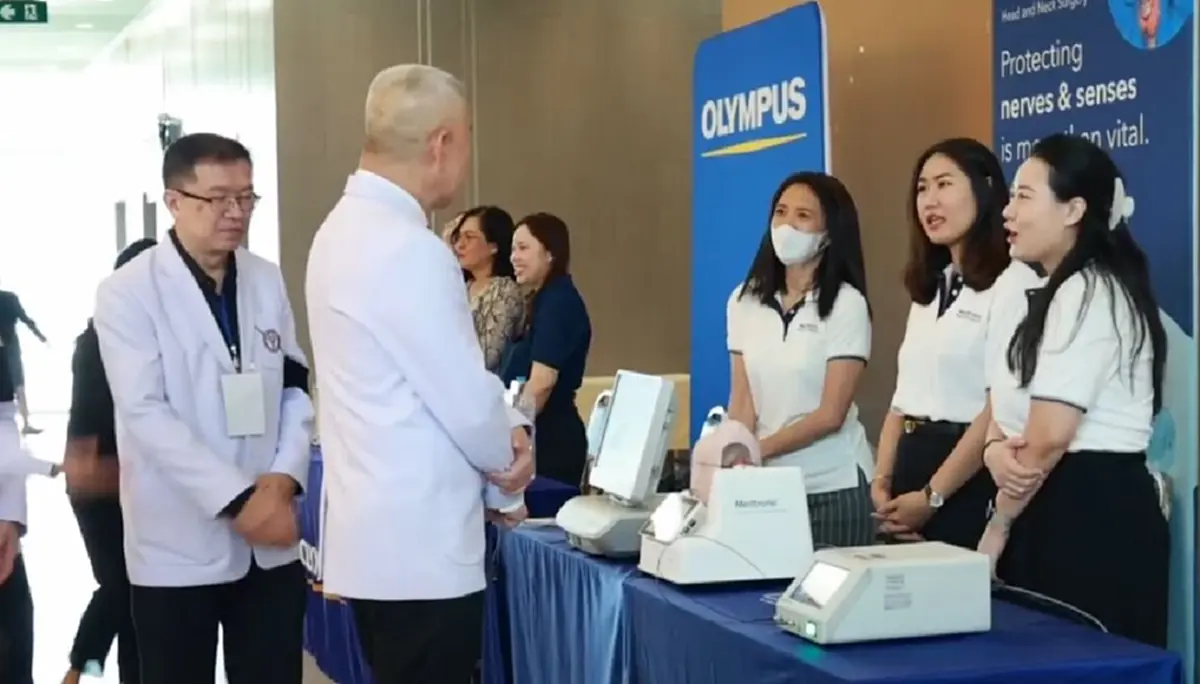 สะเทือนวงการ รพ.ตำรวจผนึกแพทย์โลก โชว์ผ่าตัดไทรอยด์ไร้แผล