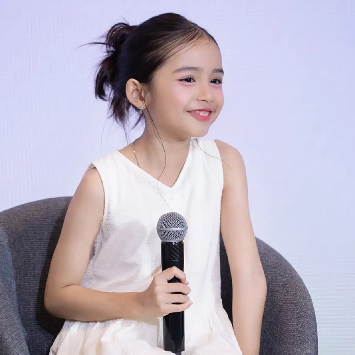  “อุ้ม ลักขณา” ควง “น้องดิสนีย์” แปลงโฉมออกงาน ออร่าพุ่งทั้งแม่ลูก