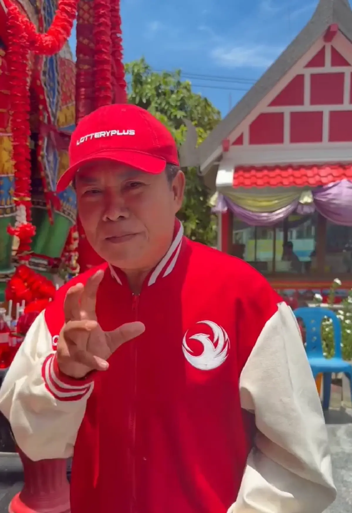 ลูกทุ่งดัง "มนต์สิทธิ์ คำสร้อย" ล้วงไหจับลูกปิงปอง ได้เลขสวย