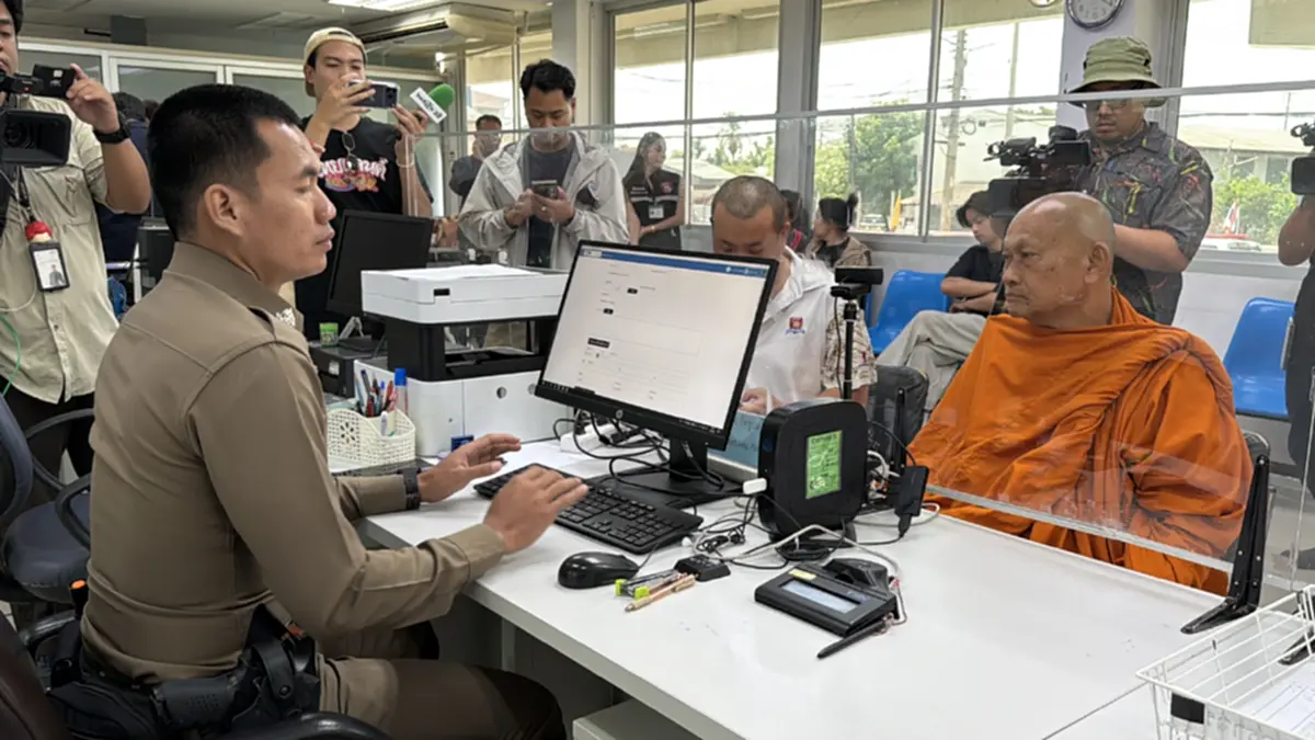 "เจ้าอาวาส" ยอมพูดแล้ว ปมผ่าพิสูจน์พระเกศ พบทอง 50 บาทอยู่ครบ
