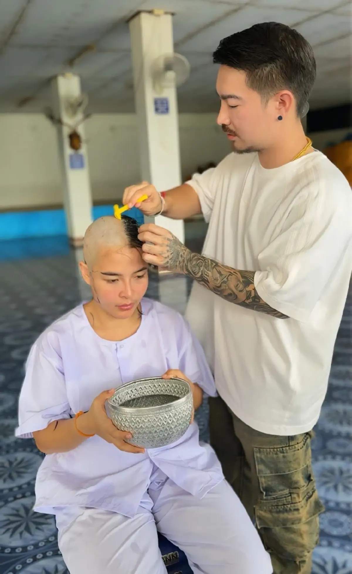 อนุโมทนาบุญ "อีหวึ่ง" อินฟลูฯดัง โกนผมบวชชีแล้ว พร้อมเหตุผล