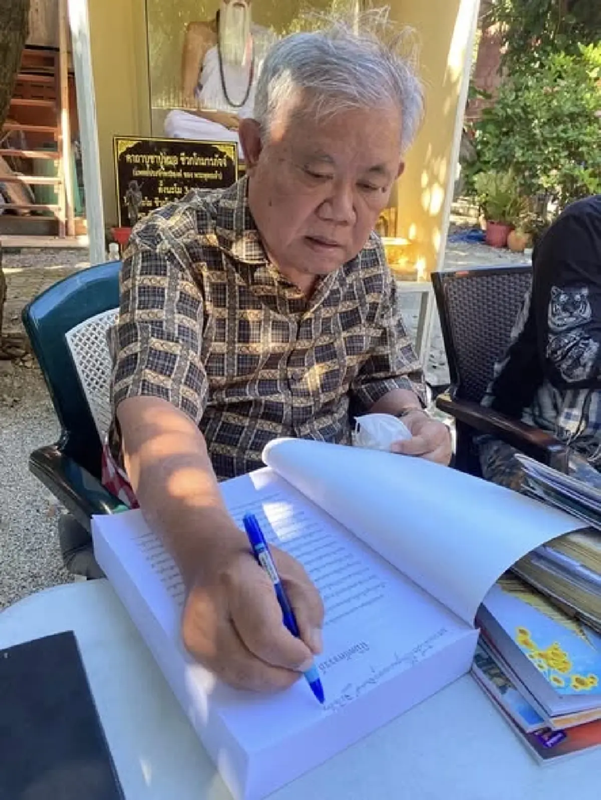 รู้จัก "อาจารย์ไพศาล" ล่ามเมืองมนุษย์ ผู้เชื่อมโลกมนุษย์ - วิญญาณ