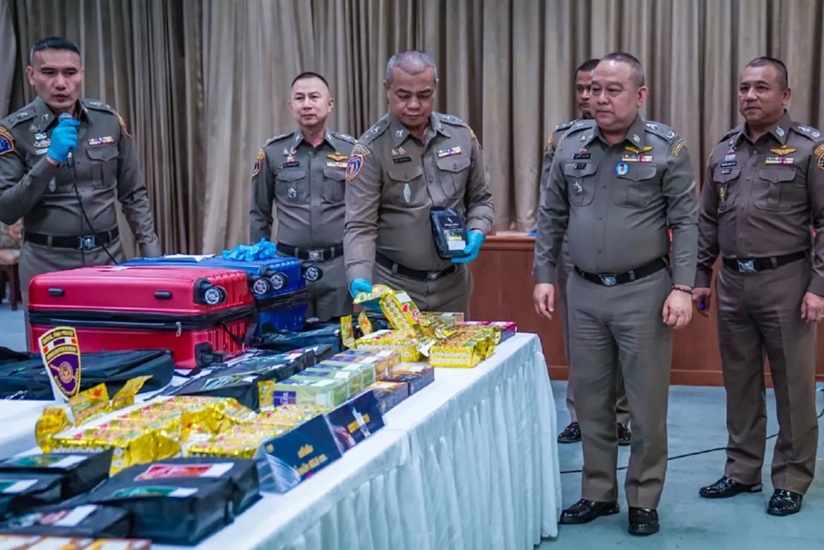 รวบแก๊งไนจีเรียร่วมหญิงไทย ลักลอบขนเฮโรอีนซุกถุงขนมและอาหารสัตว์