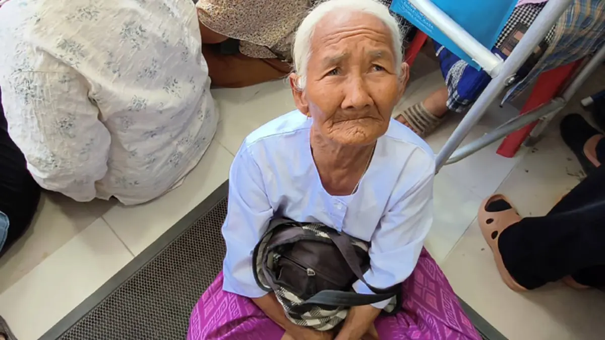 ผู้สูงอายุตัดพ้อ "หอบสังขารมาแก้แอปเป๋าตัง" วอนรัฐแจกเงินสด