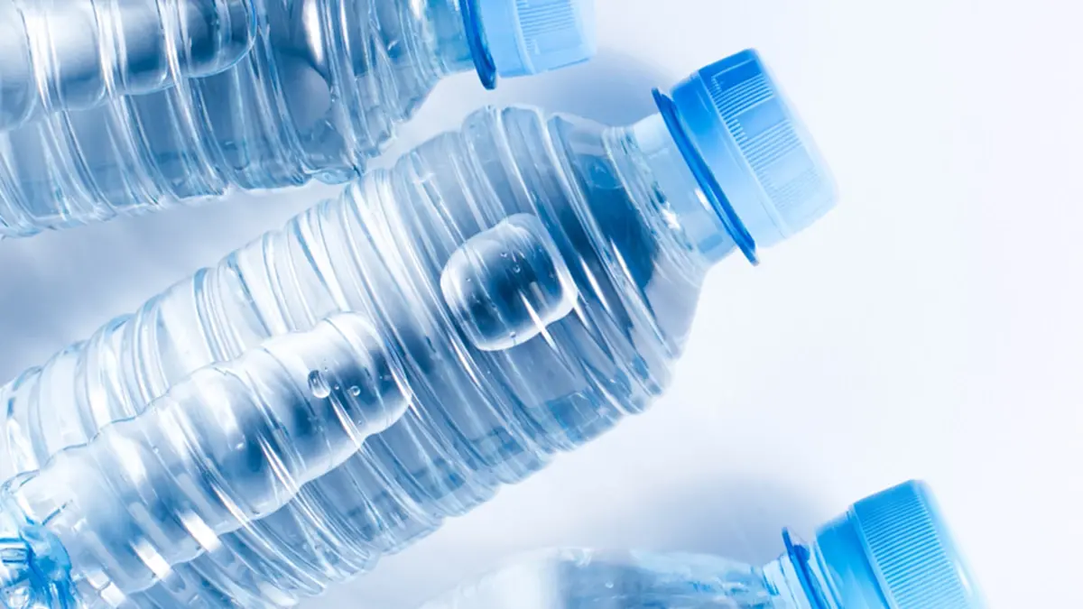 น้ำเปล่าเปิดขวดแล้ว อยู่ได้กี่วัน? คำตอบจริงที่หลายคนเข้าใจผิด
