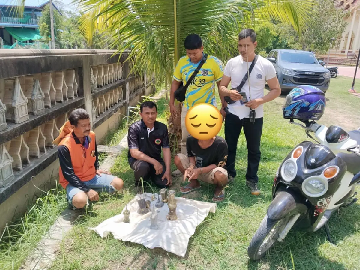 ใจบาป! รวบหนุ่มทุบโกศวัดสุรินทร์ เทอัฐิทิ้งหาเงินซื้อเหล้า