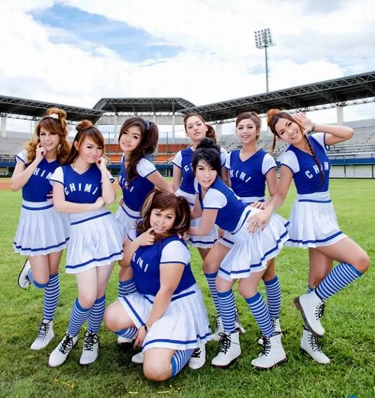  "สโมสรชิมิ" รียูเนี่ยนรอบ 14 ปี ใบเตย-กระแต นำทีมรวมตัวครบองค์ 