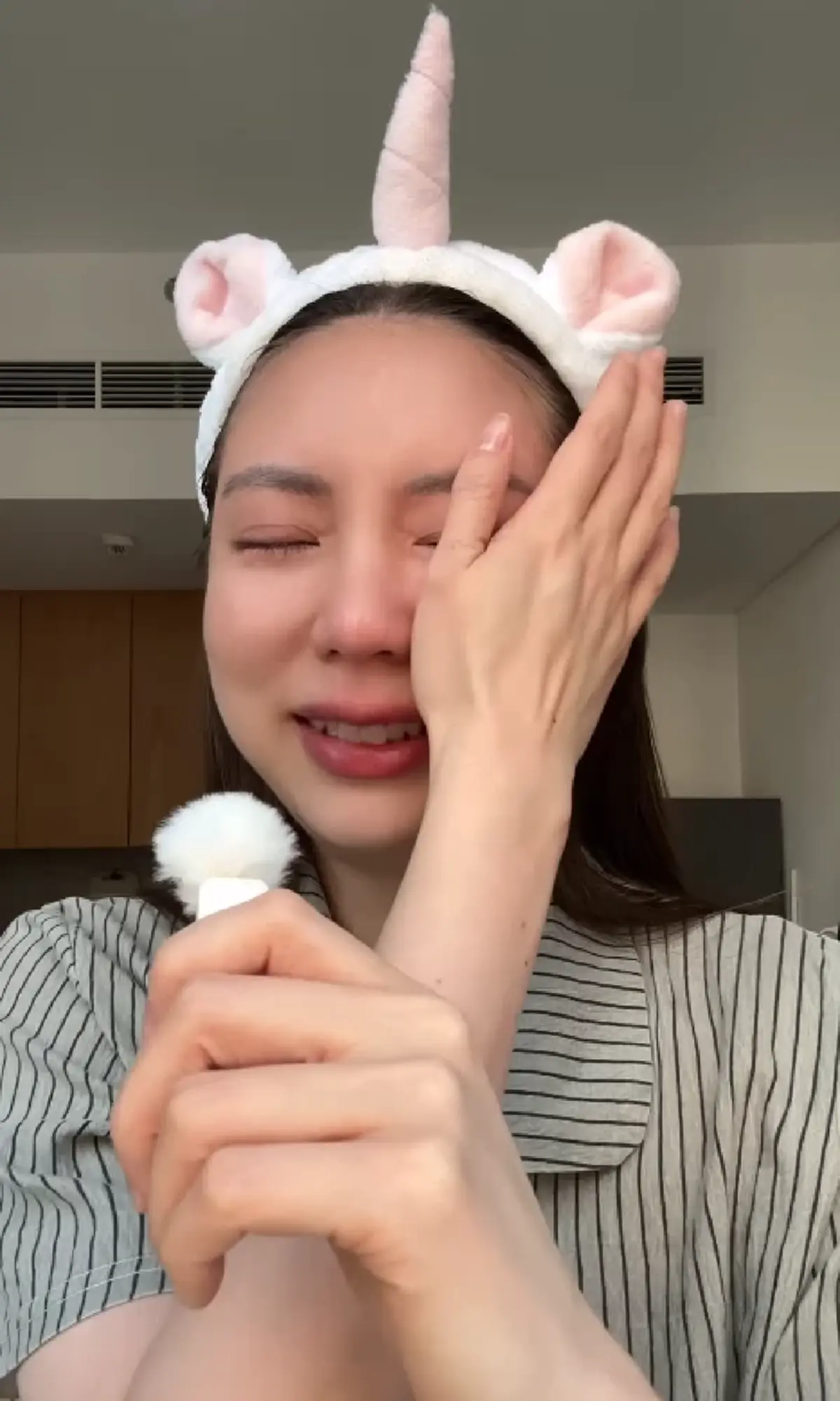 "มิว ลักษณ์นารา" ร่ำไห้เปิดใจ ไม่ได้เป็นนักแสดงแล้ว ก่อนเล่าสาเหตุ
