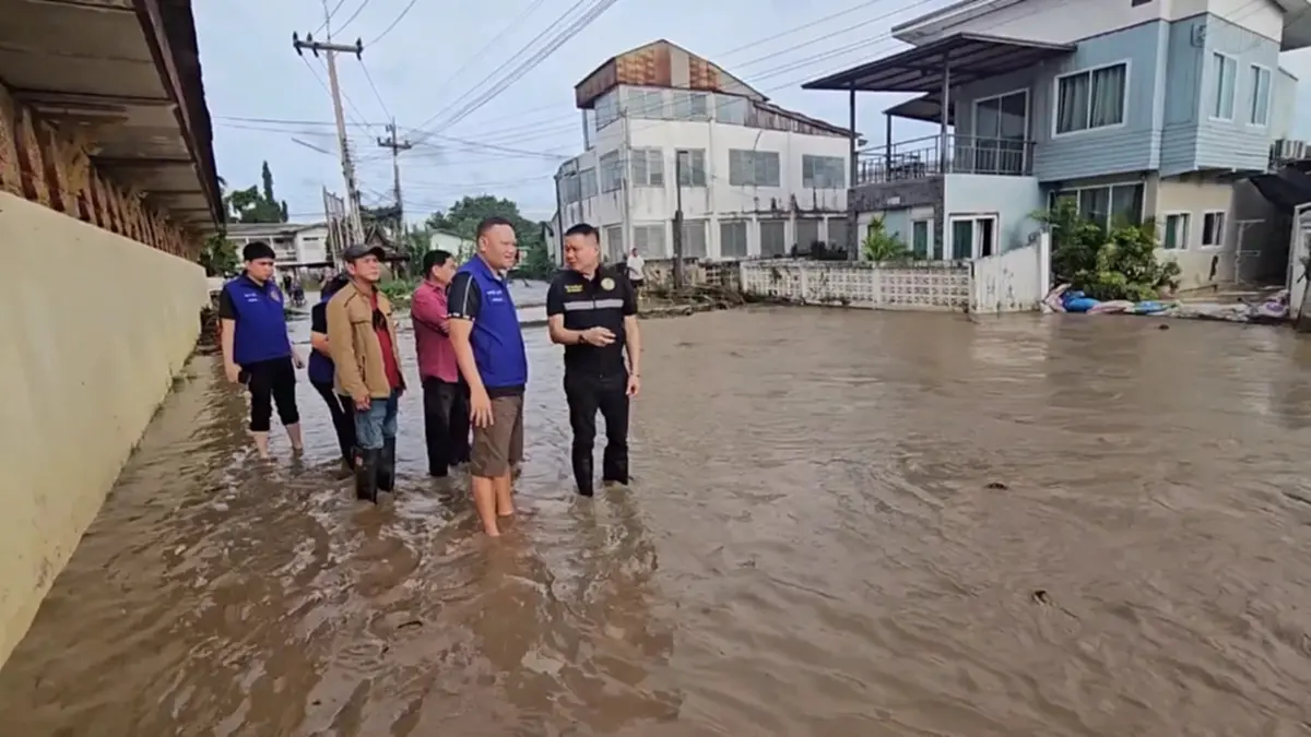 ดอยขุนตาลฝนถล่ม ทำน้ำป่าท่วมห้างฉัตร ผู้ว่าฯ สั่งจับตา 24 ชม.