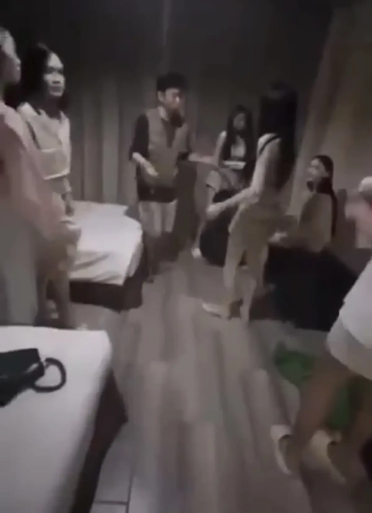 แฉสาวสองบางกลุ่ม ลวงต่างชาติ รีดเงิน หวั่นทุบการท่องเที่ยว