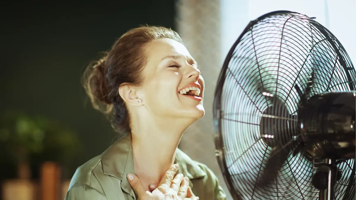 ล้างพัดลมไม่ต้องถอดตะแกรง! วิธีง่ายจากของในครัว ประหยัดเวลา 