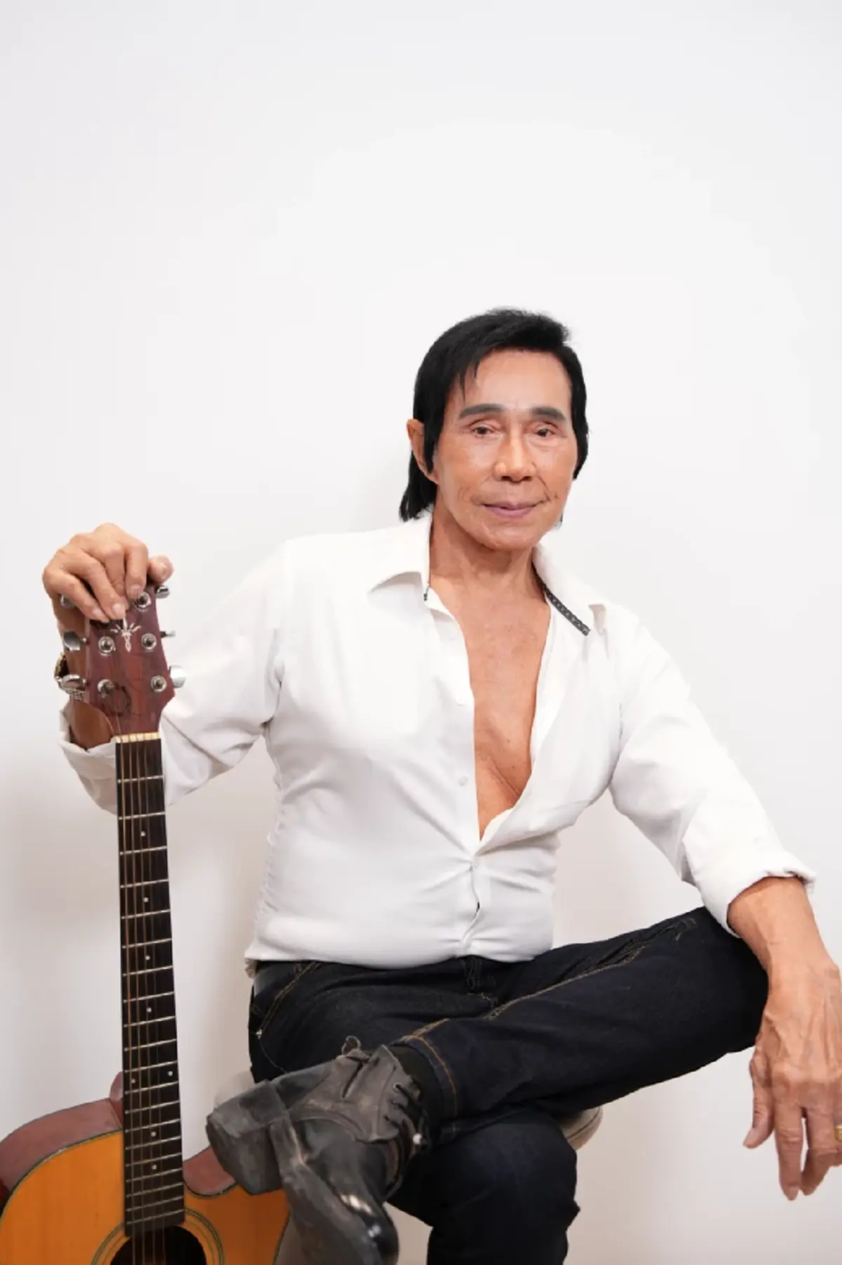จำแทบไม่ได้ "คุณตาเอลวิส"เทปกาวแปะหน้า ล่าสุดหล่อกระชับวัยมาก