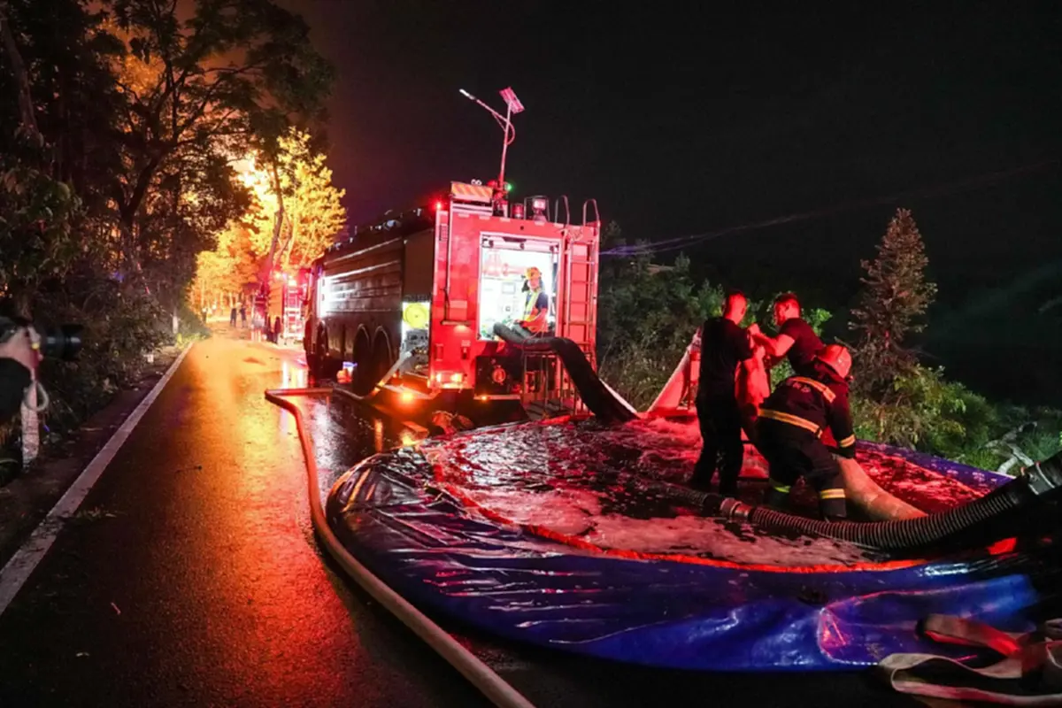โรงงานพลุระเบิดครั้งใหญ่ที่จีน ใกล้คลังดินปืนเจ็บ-ดับเพียบ