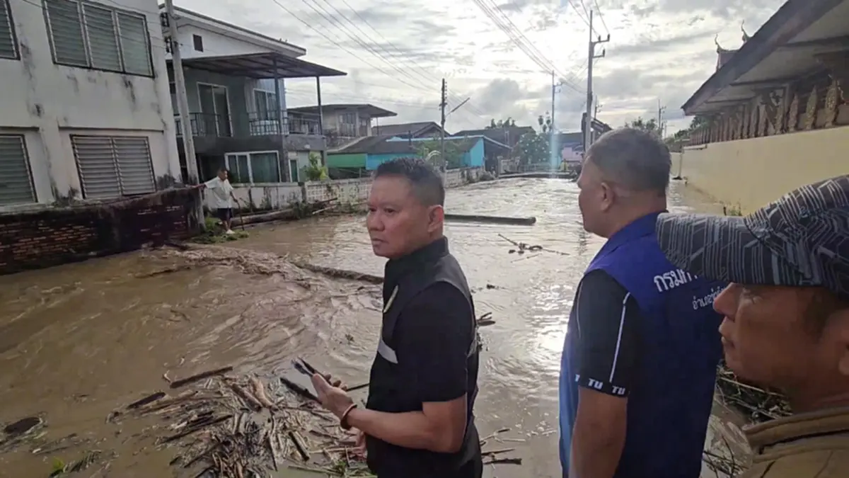 ดอยขุนตาลฝนถล่ม ทำน้ำป่าท่วมห้างฉัตร ผู้ว่าฯ สั่งจับตา 24 ชม.