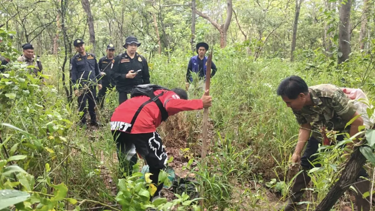 ลุยรื้อหลุมดักอึ่งในป่าสงวนฯ หวั่นจับหนักจนสัตว์สูญพันธุ์!