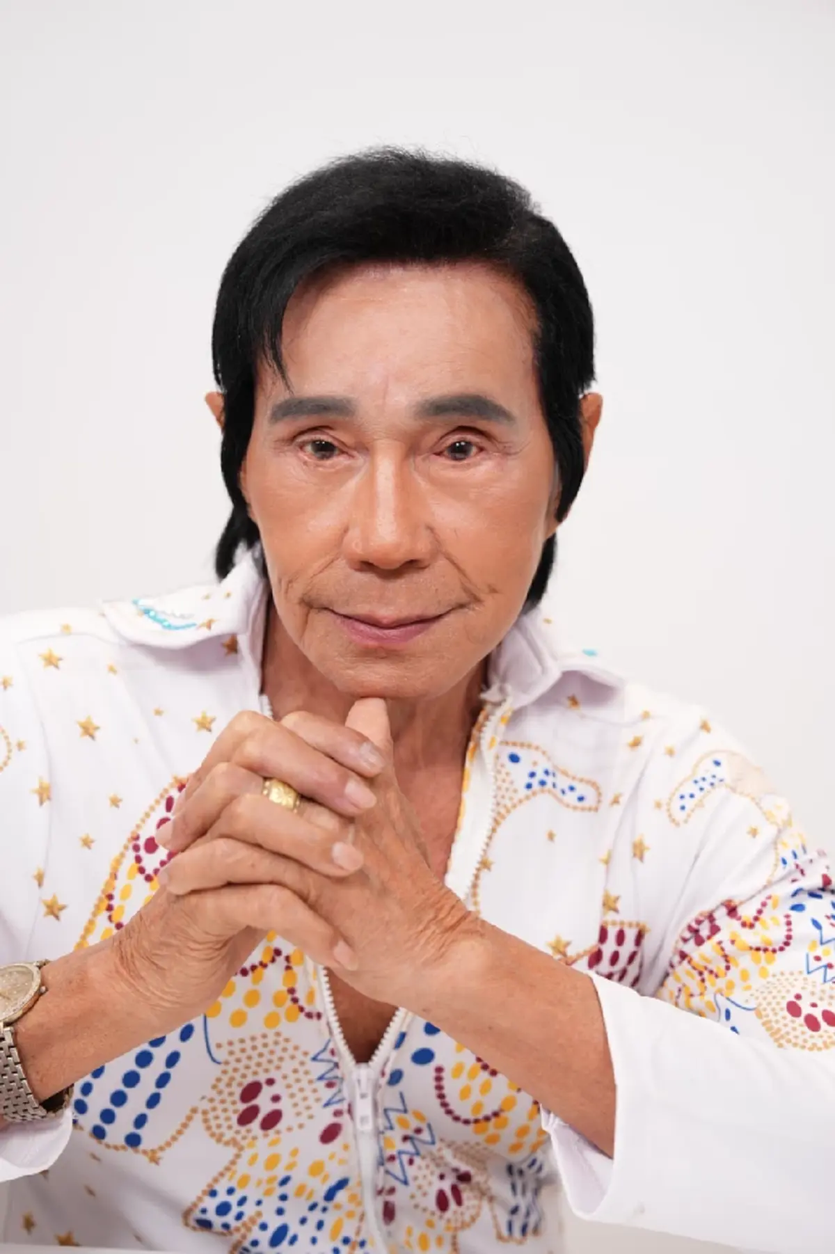 จำแทบไม่ได้ "คุณตาเอลวิส"เทปกาวแปะหน้า ล่าสุดหล่อกระชับวัยมาก