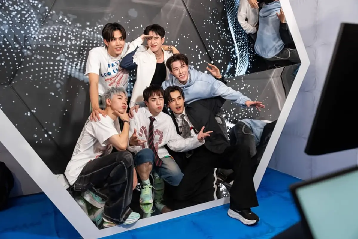เปิดภาพวัยเด็กถ่ายคู่ "ต้า พาราด็อกซ์" ก่อนโตเป็นไอดอล