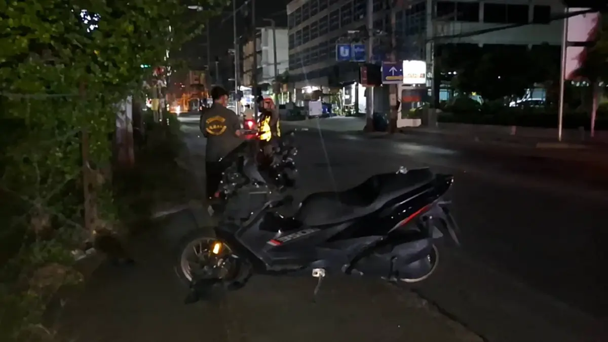 ป้าวัย 60 ถูกรถมอเตอร์ไซค์ชนดับ ขณะข้ามถนนให้อาหารหมาจรจัด