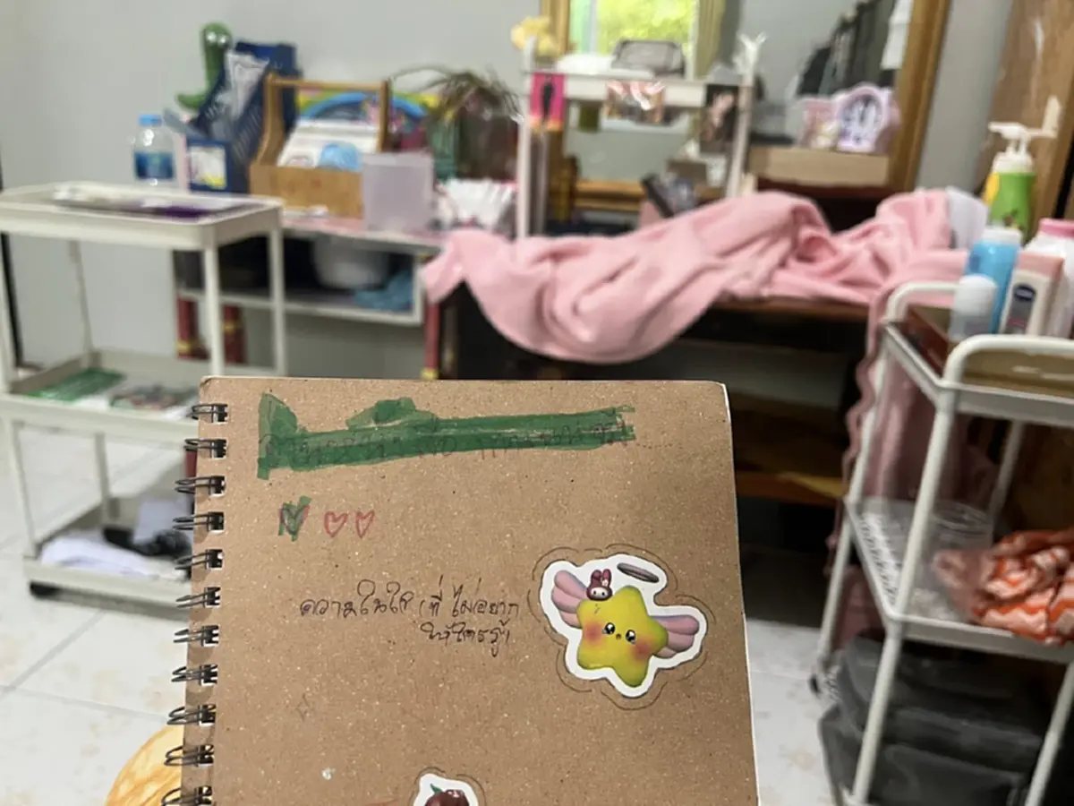 แม่แทบใจสลายทันที หลังเปิด "สมุดบันทึก" ของลูกออกมาดู 