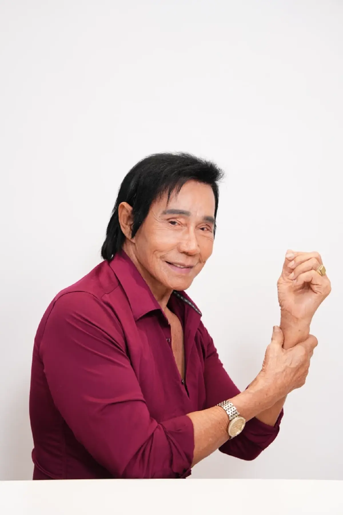 จำแทบไม่ได้ "คุณตาเอลวิส"เทปกาวแปะหน้า ล่าสุดหล่อกระชับวัยมาก