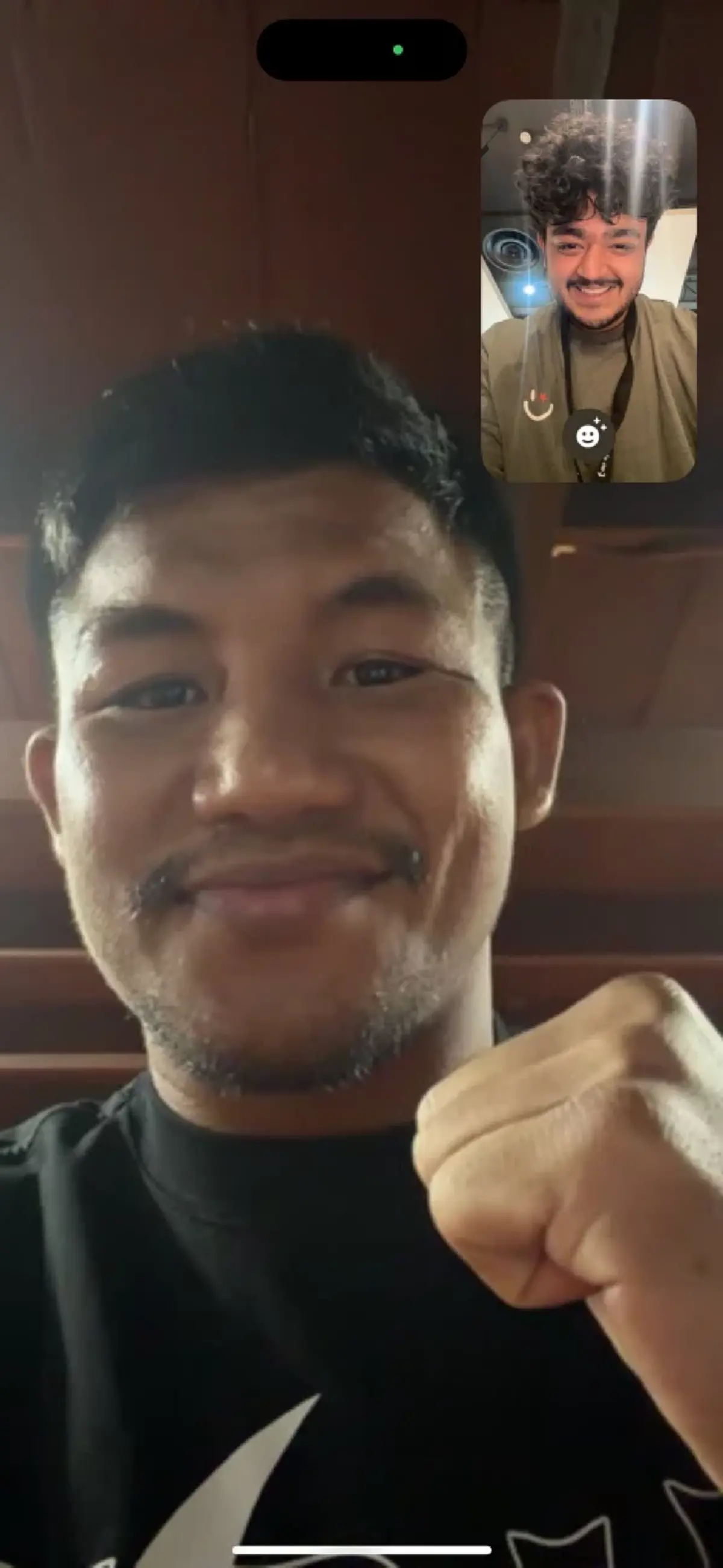 "พนักงานร้านอาหาร" ถึงขั้นหลั่งน้ำตา หลังได้คุยกับ "รถถัง"