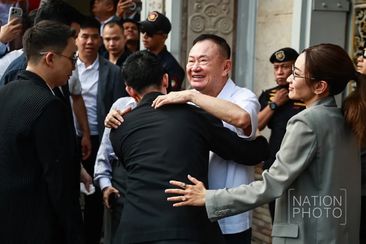 เปิดทะเบียนรถ "ทักษิณ ชินวัตร" นั่งกลับบ้านจันทร์ส่องหล้า