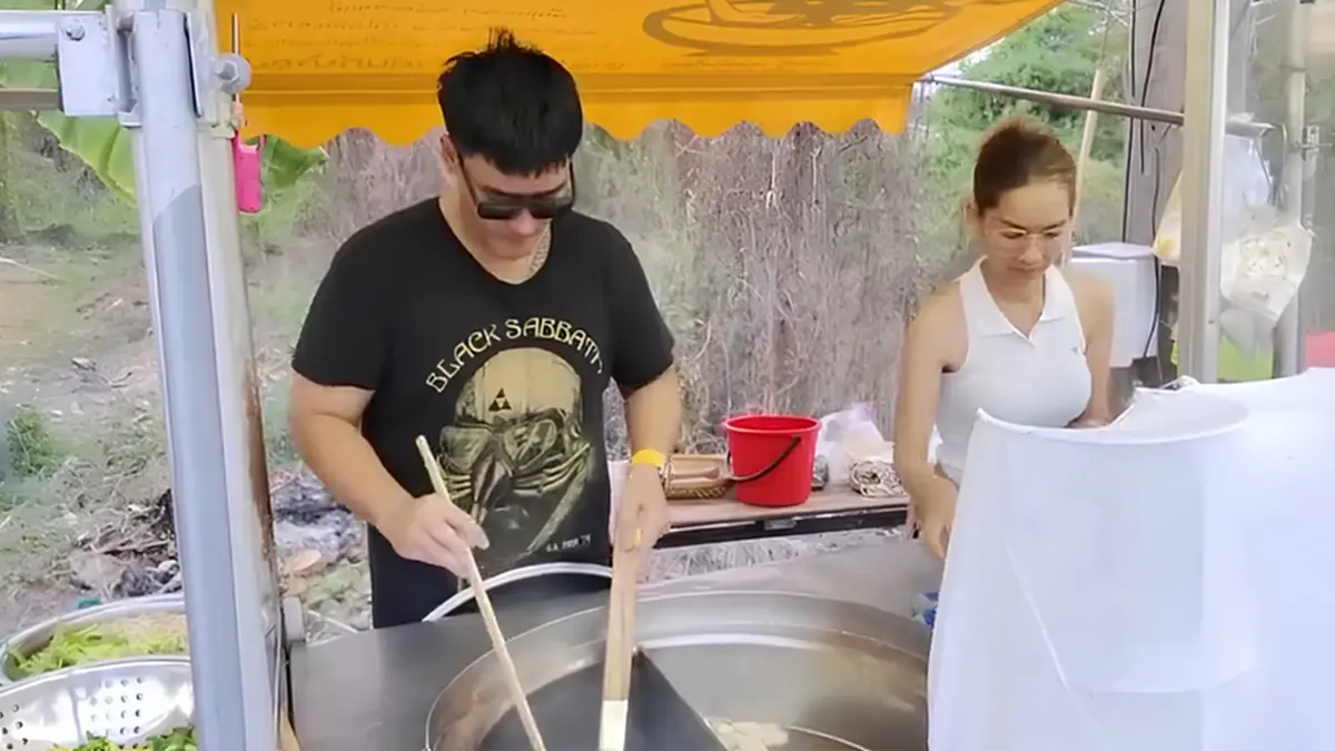 “เติ้ล ธนพล” ผันตัวขายก๋วยเตี๋ยวเต็มตัว ลั่นขยันไว้ไม่มีอด