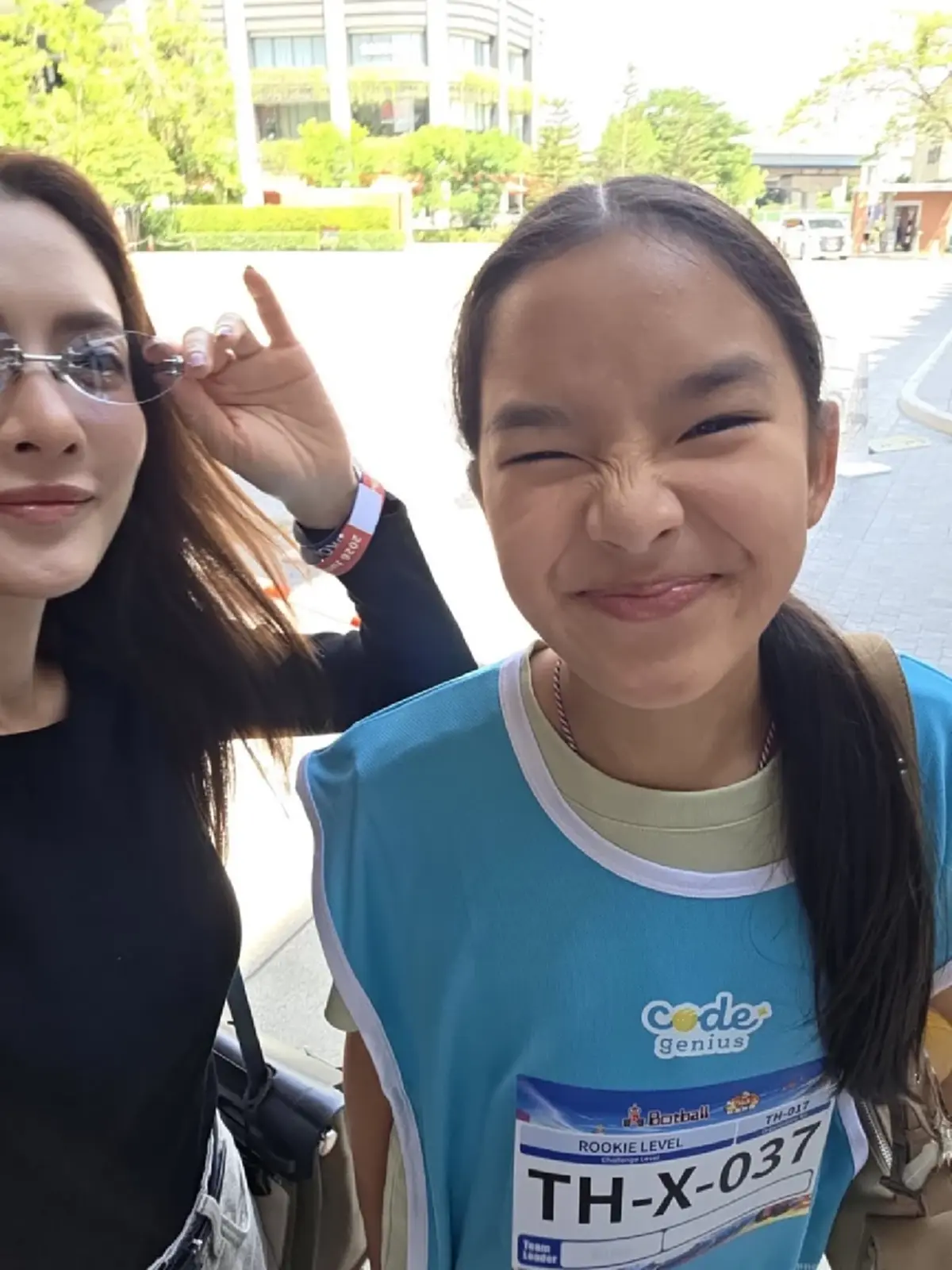 สุดปัง ลูกสาว “แอฟ ทักษอร” คว้าเหรียญทองเวทีหุ่นยนต์โลก