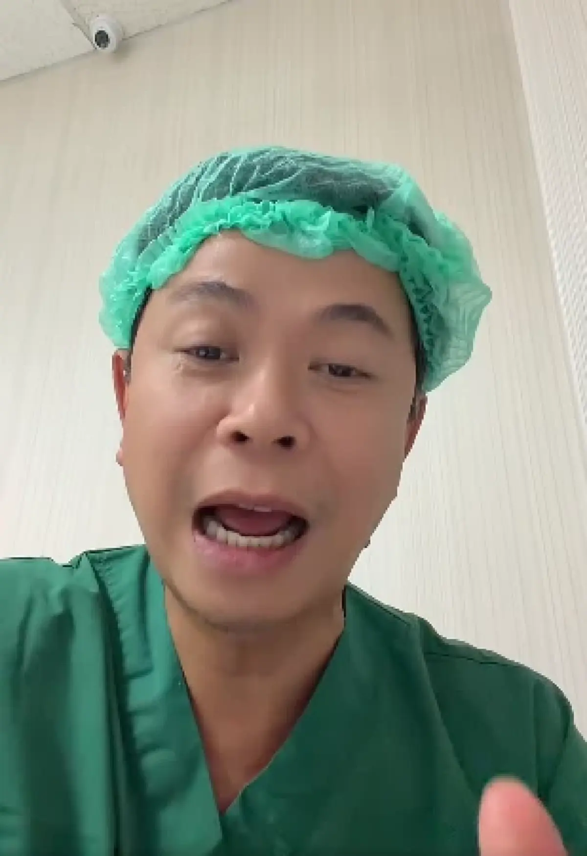 เจ้านายวัย 55 โมโหวีนลูกน้อง สุดท้ายวูบฟื้นมาพูดไม่ได้