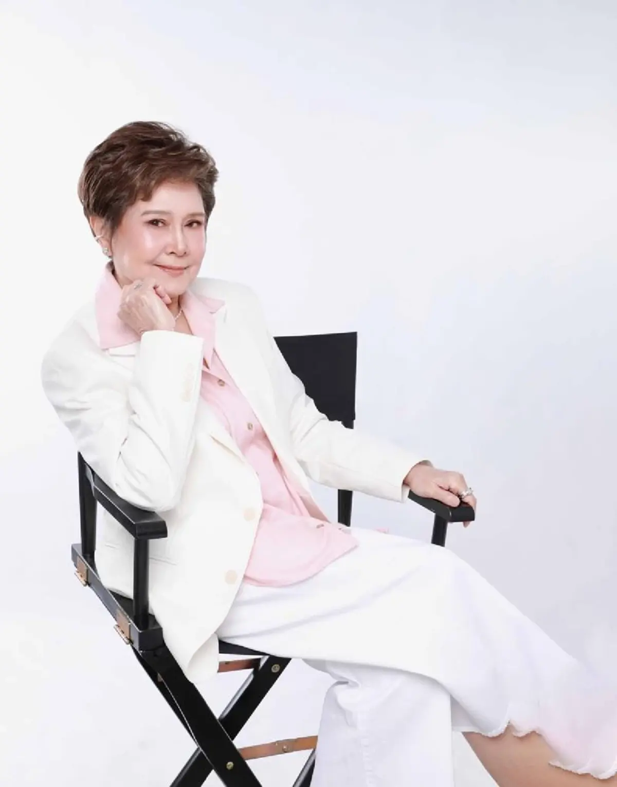 ว้าวทั้งโซเชียล นักแสดงรุ่นใหญ่ วัย 73 ปี สวยฉ่ำจำแทบไม่ได้