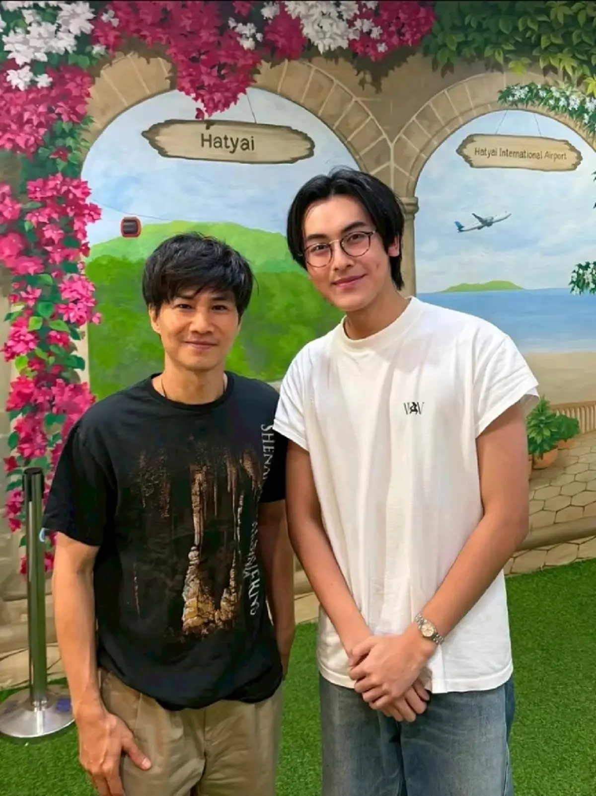 เปิดภาพวัยเด็กถ่ายคู่ "ต้า พาราด็อกซ์" ก่อนโตเป็นไอดอล