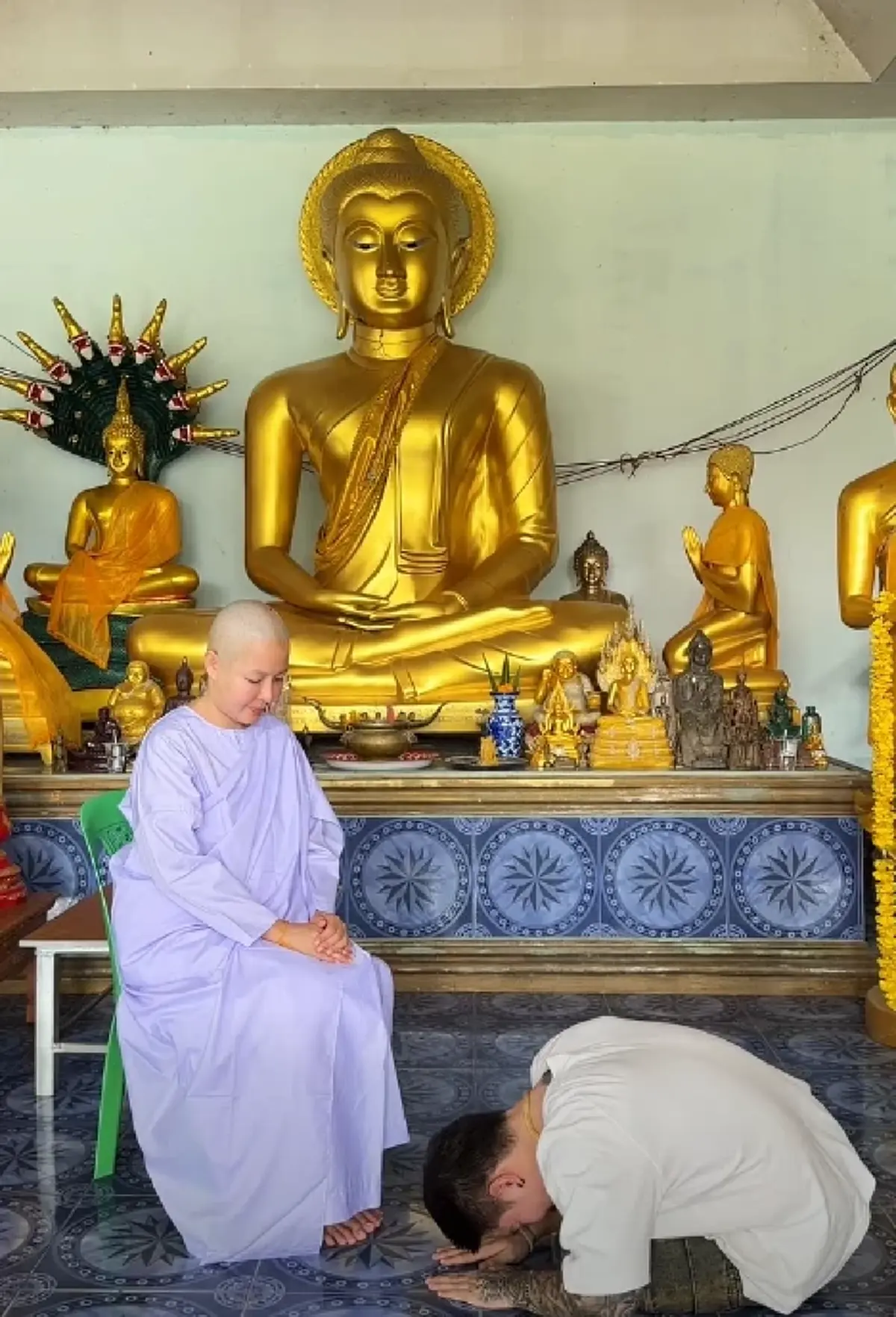 อนุโมทนาบุญ "อีหวึ่ง" อินฟลูฯดัง โกนผมบวชชีแล้ว พร้อมเหตุผล