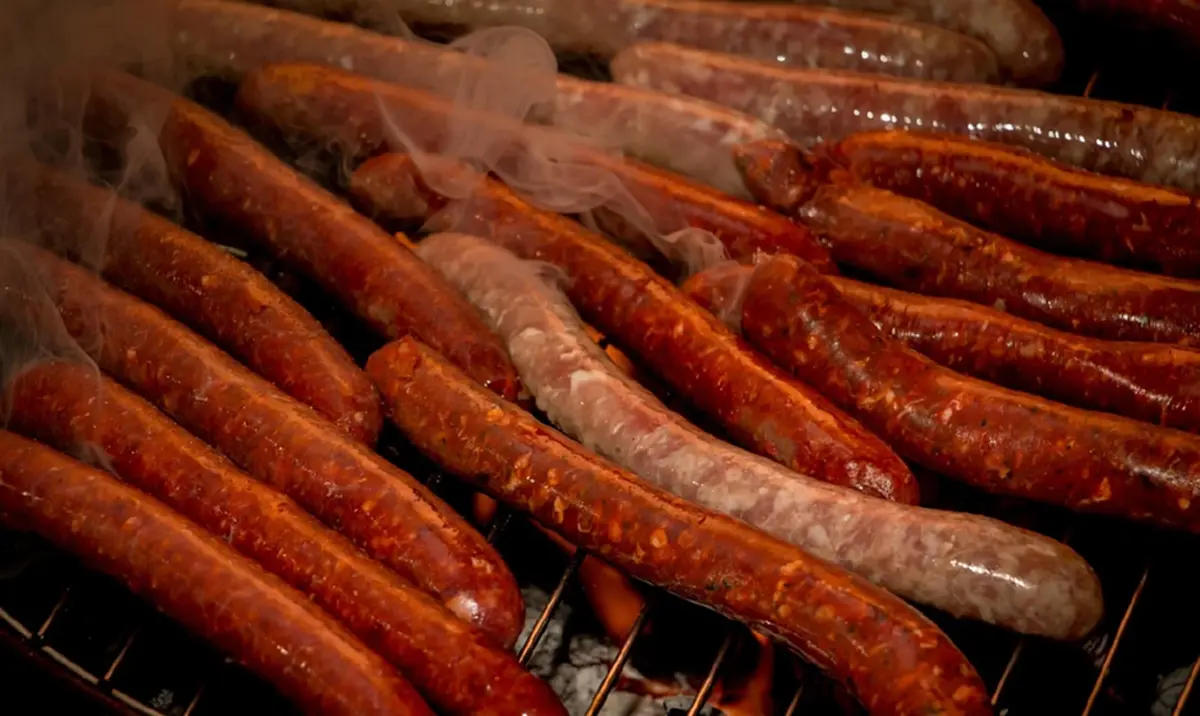4 เนื้อสัตว์แปรรูป พบสารไนไทรต์ พุ่ง เผยอาการคนกิน ก่อนเป็นมะเร็ง