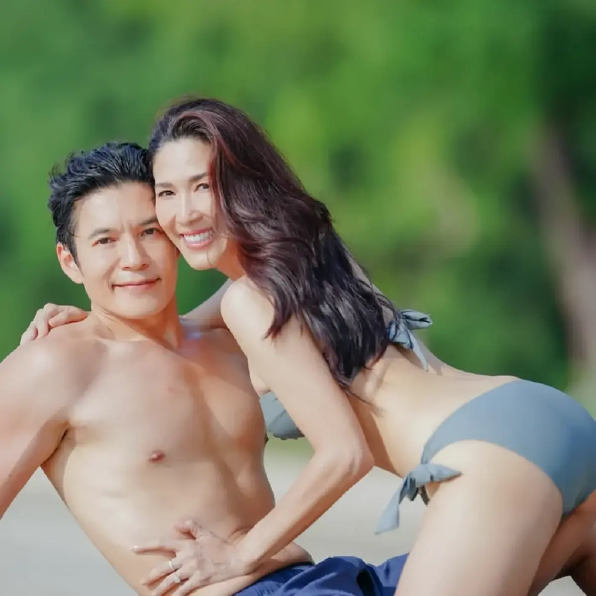 "เอิร์ธ-แอ้ม" ขุดภาพเก่า  22 ปีผ่านไป วัยเลข 5 แต่ยังแซ่บไม่เปลี่ยน