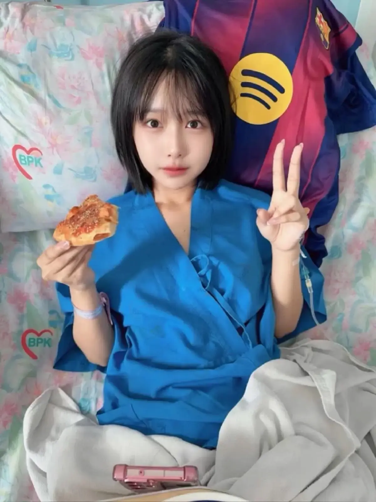 อินฟลูฯสาว เข้าผ่าตัดด่วน ปวดท้องสลบคาห้องน้ำ ค่ารักษาหลักแสน