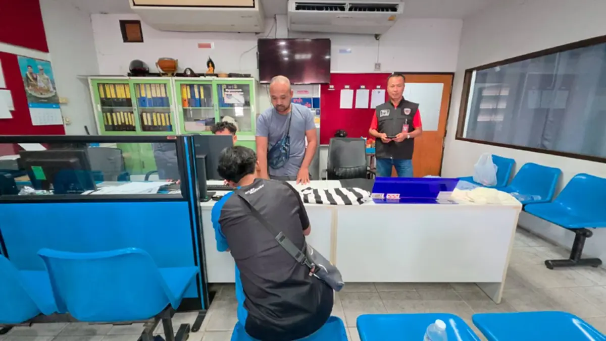 รวบโจรฉกชั้นในสตรี ผงะซุกเต็มห้อง 300 ตัว รวมได้ 2 กระสอบ